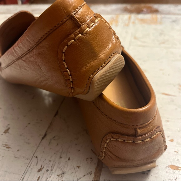 Classic Tan Leather Loafers - Picture 4 of 7